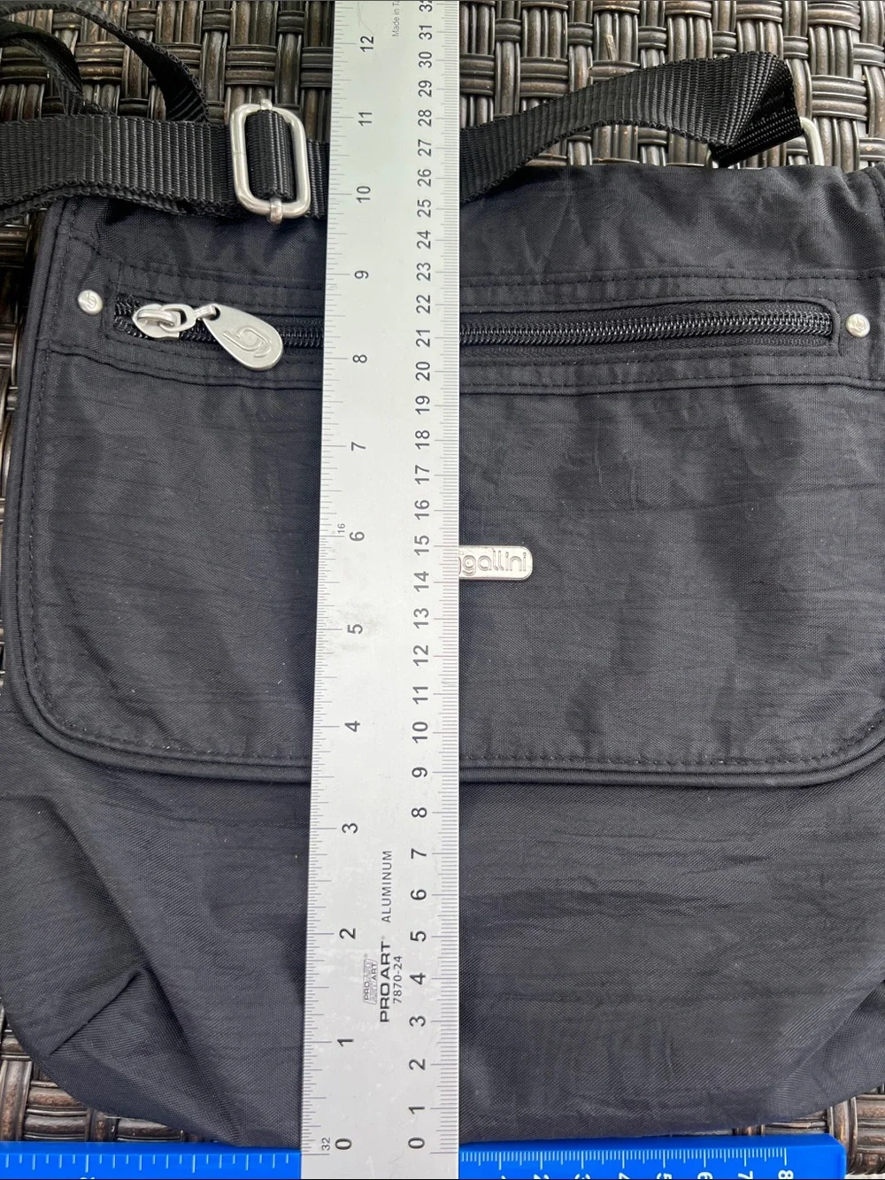 Baggallini Black Lightweight Messenger Crossbody